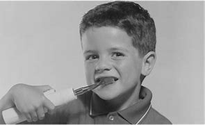 youll wonder where the yellow went when you brush your teeth with pepsodent